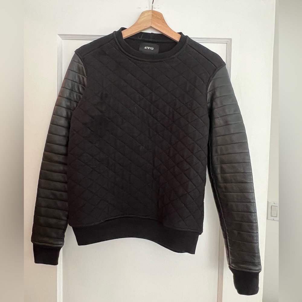 ATWYLD Quilted Pullover - rare
Navigate Moto Fleece